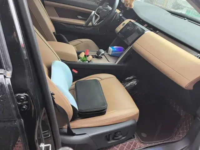 Land Rover Discovery Sport — Фото автомобиля 8