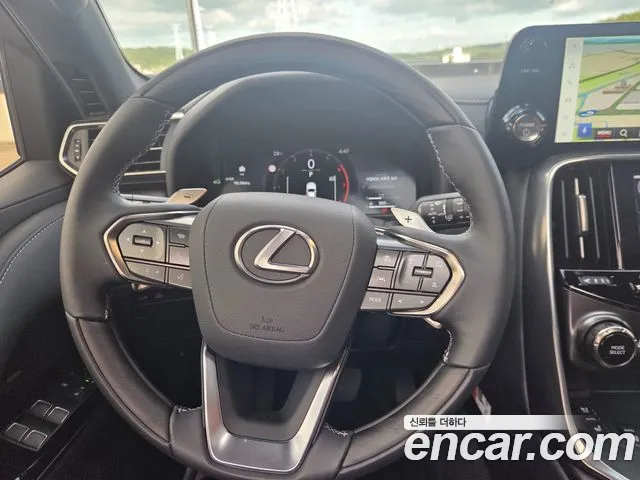 Lexus LX — Фото автомобиля 11