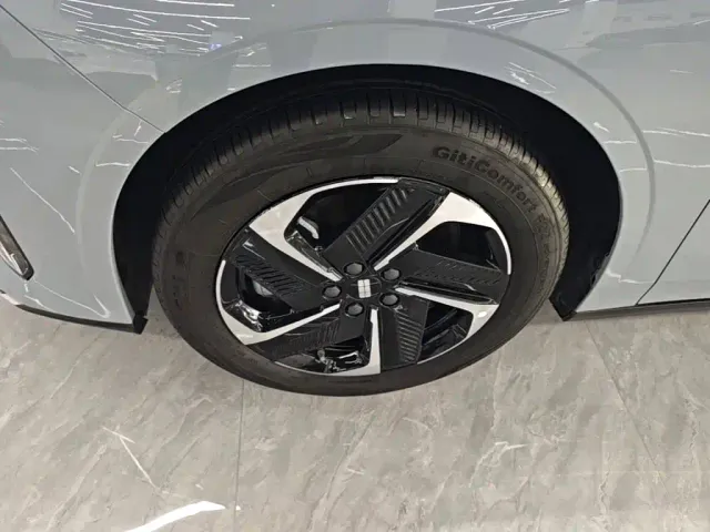 Geely Galaxy L6 — Фото автомобиля 22