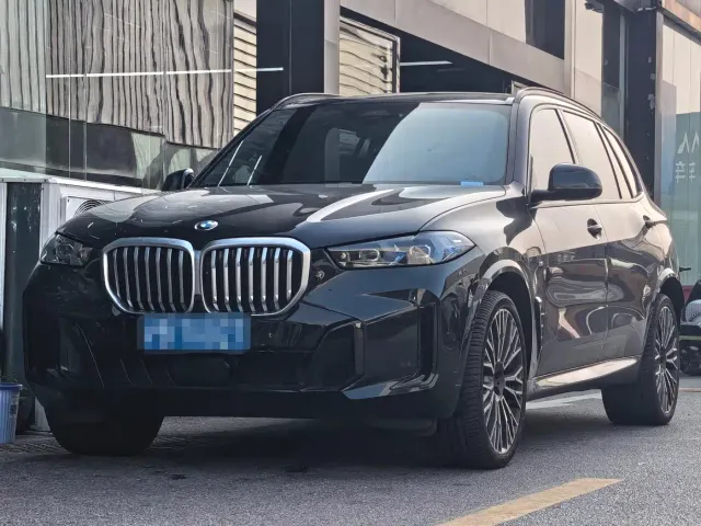 Фотография автомобиля — BMW X5