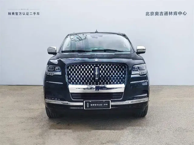 Lincoln Navigator — Фото автомобиля 3