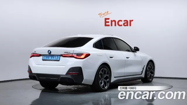 BMW i4 — Фото автомобиля 2