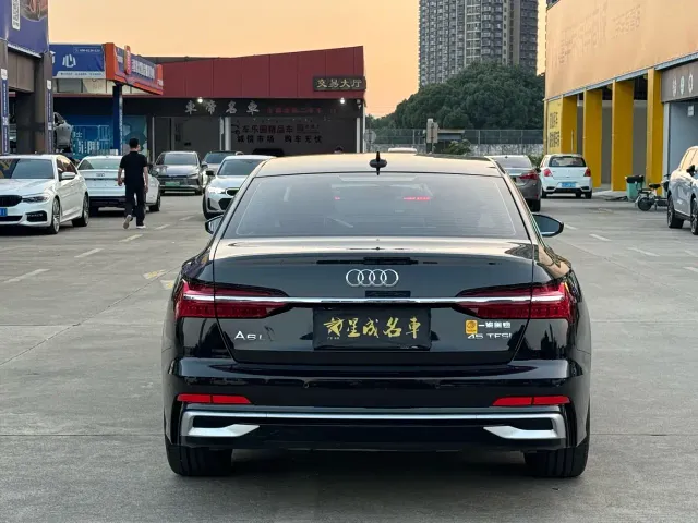 Audi A6L — Фото автомобиля 19