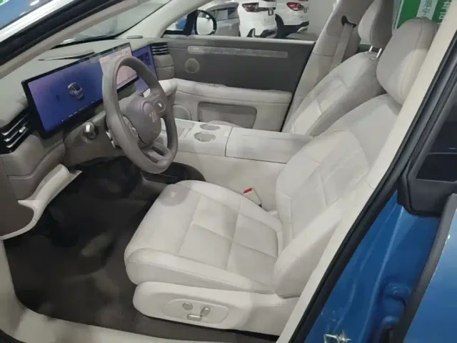 IM Motors LS6 — Фото автомобиля 19