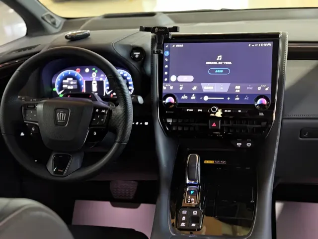Toyota Vellfire — Фото автомобиля 14