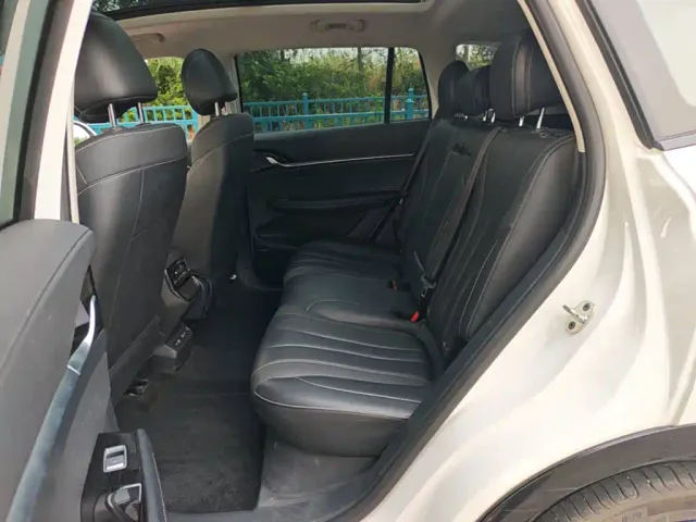 Roewe RX5 Max — Фото автомобиля 16