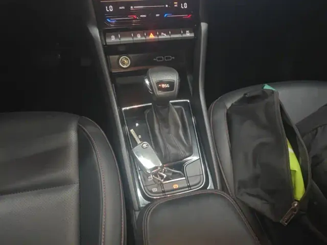 Škoda Karoq 2022 TSI280 Luxury — Фото автомобиля 13