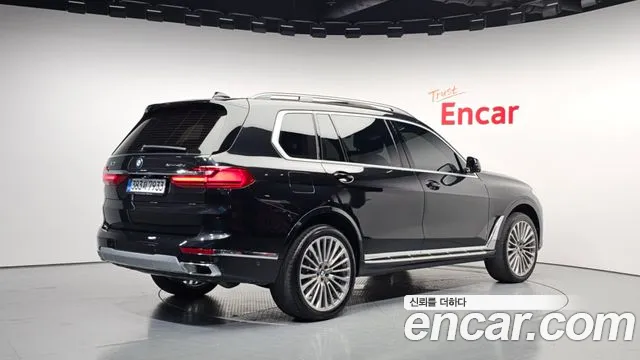 BMW X7 — Фото автомобиля 2