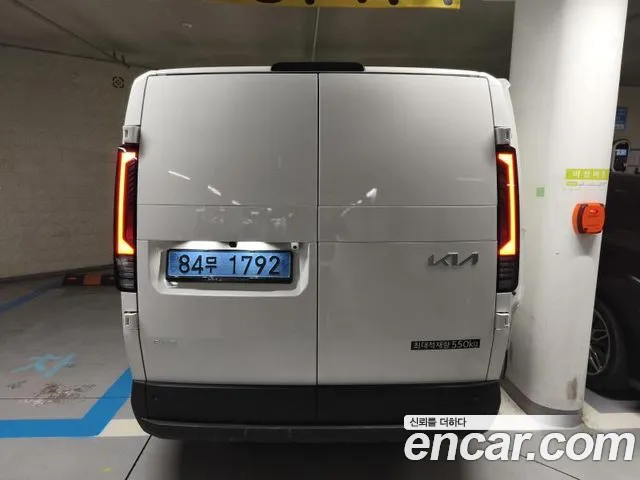 Kia PV5 — Фото автомобиля 2