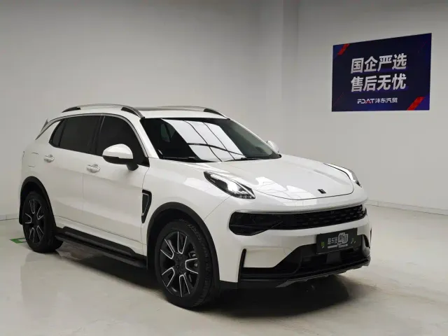 Lynk & Co 01 — Фото автомобиля 3