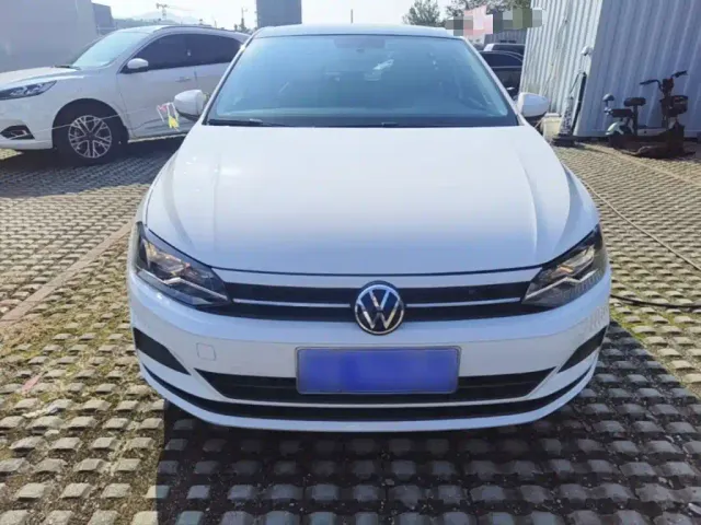 Volkswagen Polo — Фото автомобиля 2