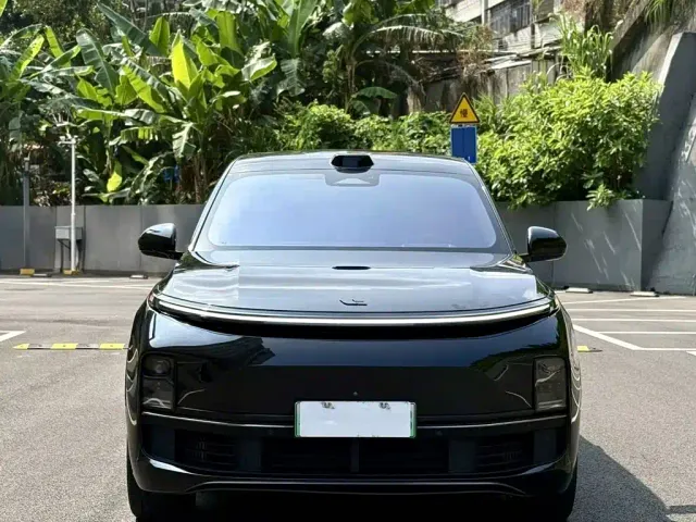 Li Auto L9 — Фото автомобиля 2