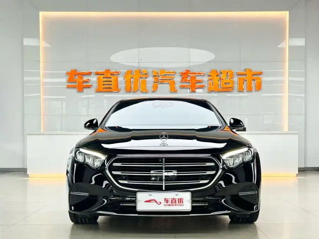 Mercedes-Benz E-Class — Фото автомобиля 3
