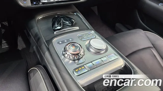 Genesis G90 Бензин 3.5 турбо AWD — Фото автомобиля 9