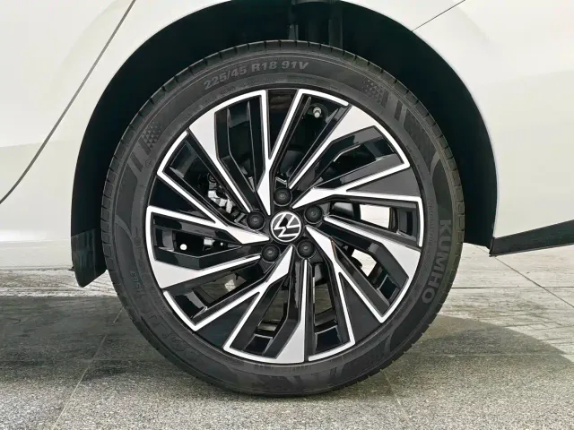 Volkswagen Sagitar — Фото автомобиля 10
