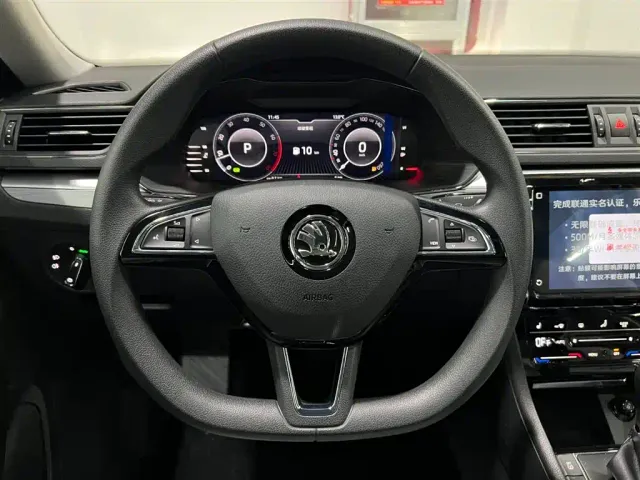 Skoda Superb — Фото автомобиля 15