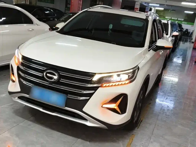 Фотография автомобиля — GAC Trumpchi GS4