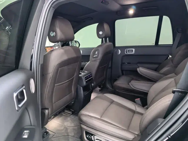 Li Auto L8 — Фото автомобиля 16