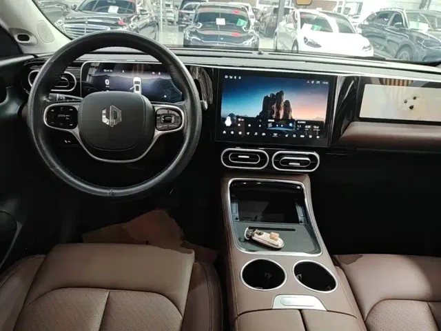 Leapmotor C11 — Фото автомобиля 9