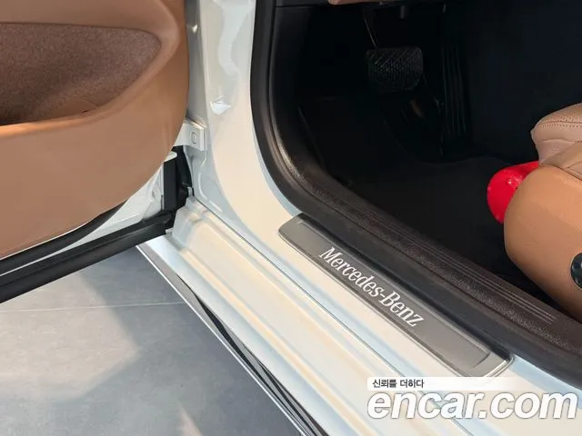 Mercedes-Benz E-Class — Фото автомобиля 20