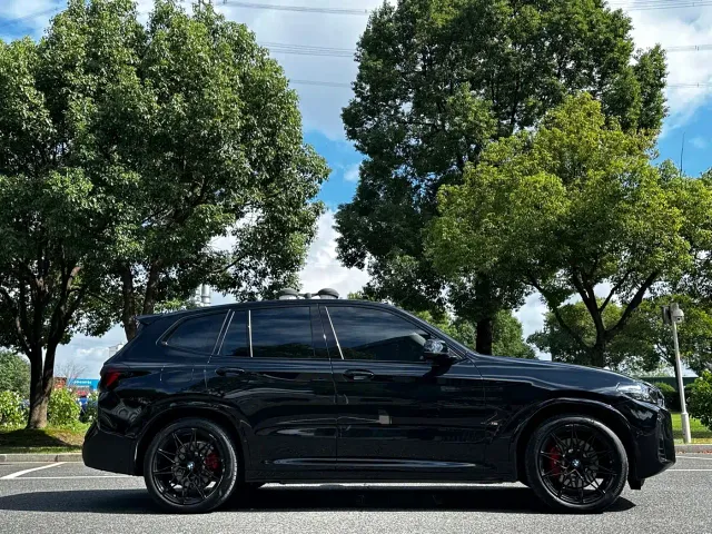 BMW iX3 — Фото автомобиля 5
