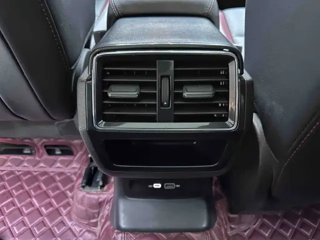 Skoda Karoq — Фото автомобиля 19
