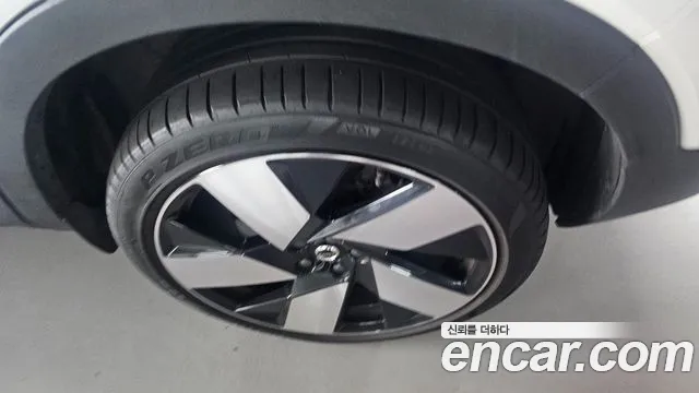 Volvo C40 Recharge — Фото автомобиля 3