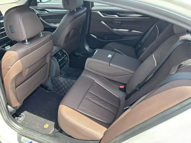 BMW 5 Series — Фото автомобиля 9
