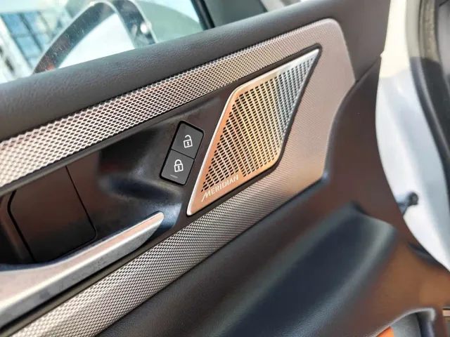 Jaguar XEL — Фото автомобиля 17
