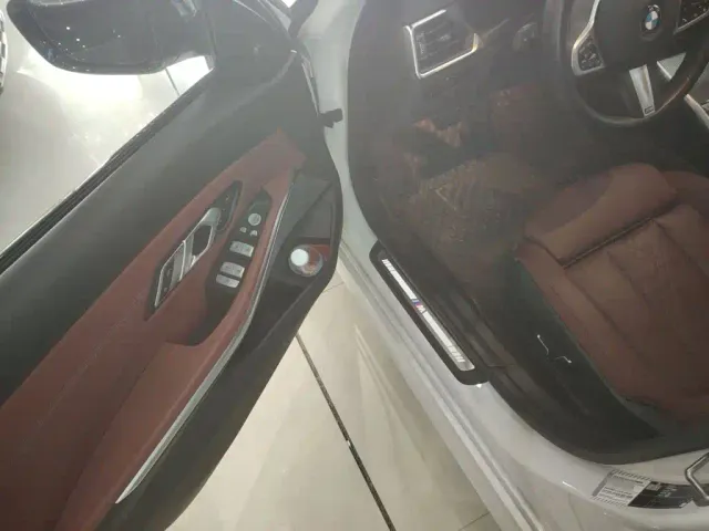 BMW 3 Series — Фото автомобиля 14