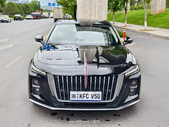 Hongqi H5 — Фото автомобиля 2