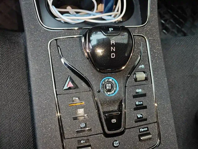 BYD Han — Фото автомобиля 15