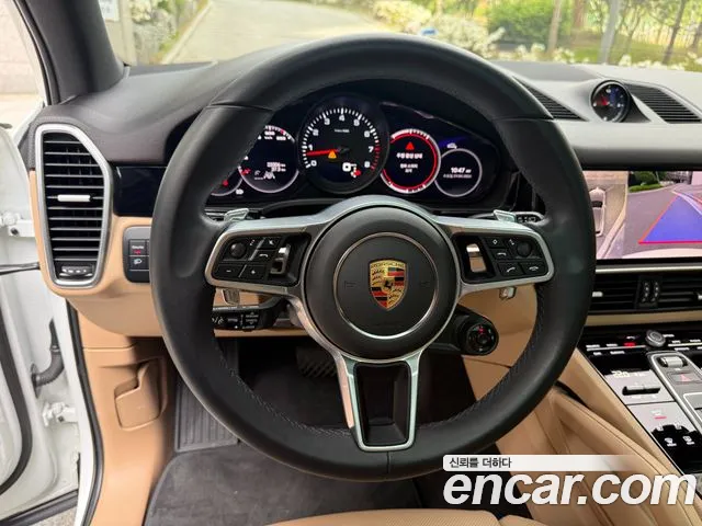 Porsche Cayenne — Фото автомобиля 10