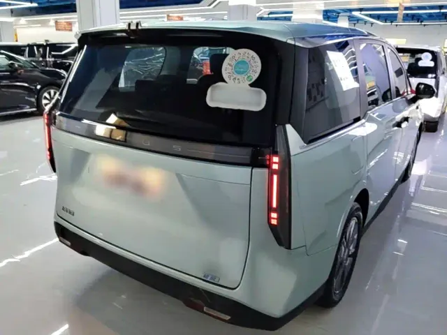 Maxus Dajia 7 — Фото автомобиля 6