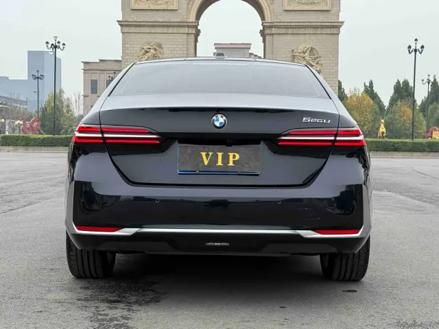 BMW 5 Series — Фото автомобиля 8