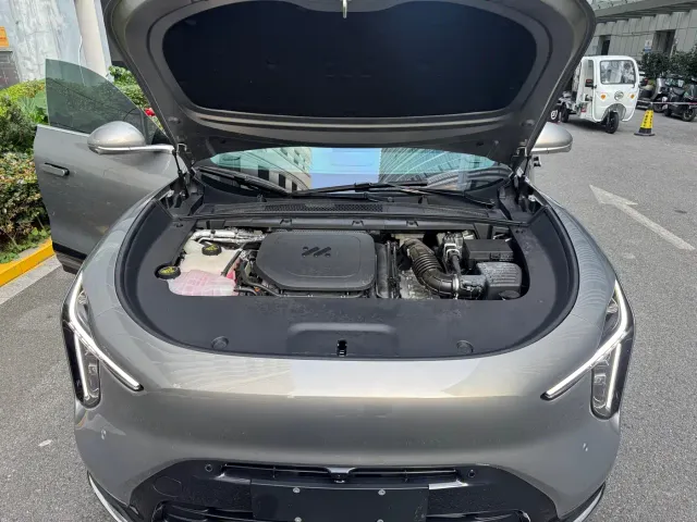 IM Motors LS6 — Фото автомобиля 16