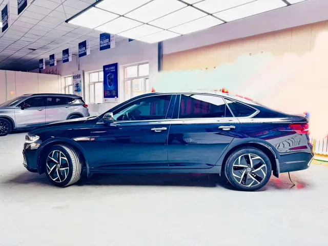 Volkswagen Lavida — Фото автомобиля 6
