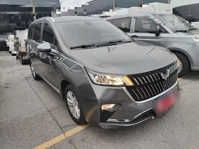 Wuling Jiachen — Фото автомобиля 3