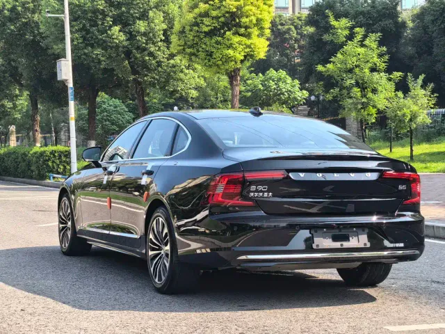 Volvo S90 — Фото автомобиля 5