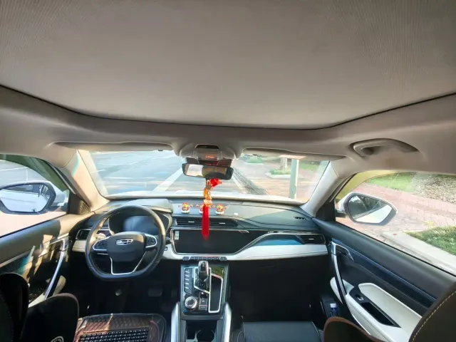 Geely Boyue — Фото автомобиля 7