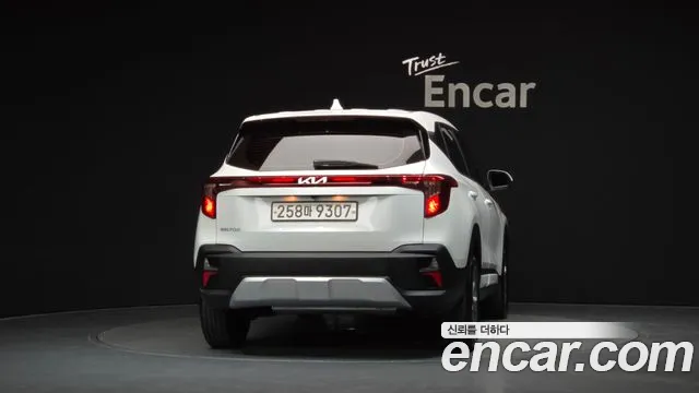 Kia Seltos — Фото автомобиля 4