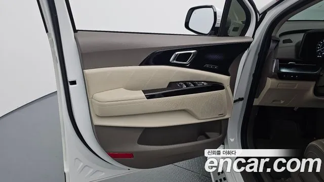Kia Carnival Generation 4 — Фото автомобиля 14