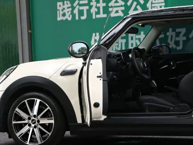 MINI Hatch — Фото автомобиля 15