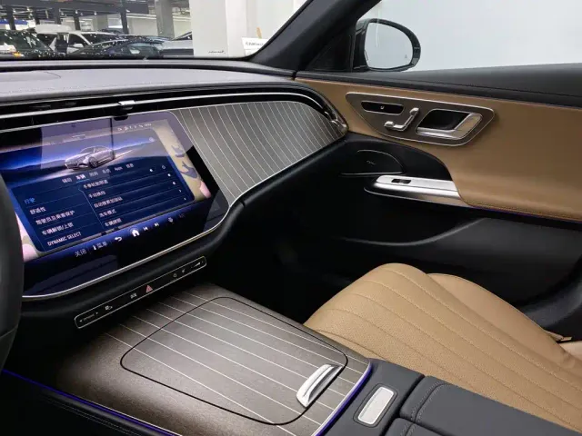 Mercedes-Benz E-Class — Фото автомобиля 27
