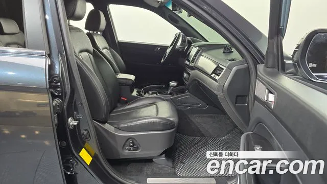 KG_Mobility_Ssangyong Rexton Новый Rexton Sport Khan Дизель 2.2 4WD — Фото автомобиля 11