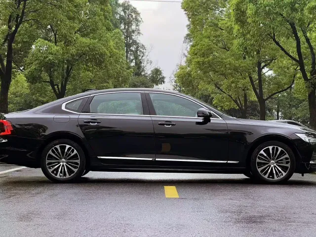 Volvo S90 — Фото автомобиля 4