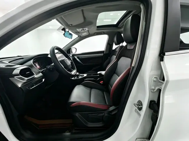Geely Binyue — Фото автомобиля 3