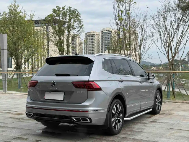Volkswagen Tiguan L — Фото автомобиля 17