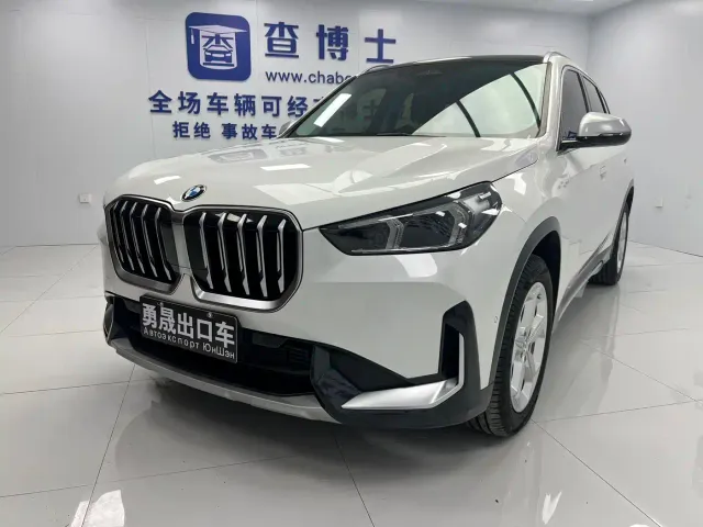Фотография автомобиля — BMW X1