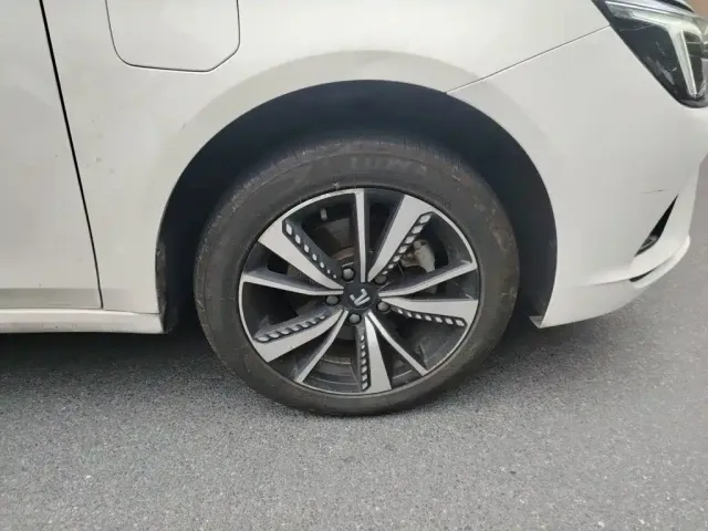 Roewe Feifan ER6 — Фото автомобиля 25